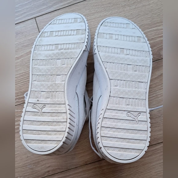 White Pumas - Picture 2 of 3